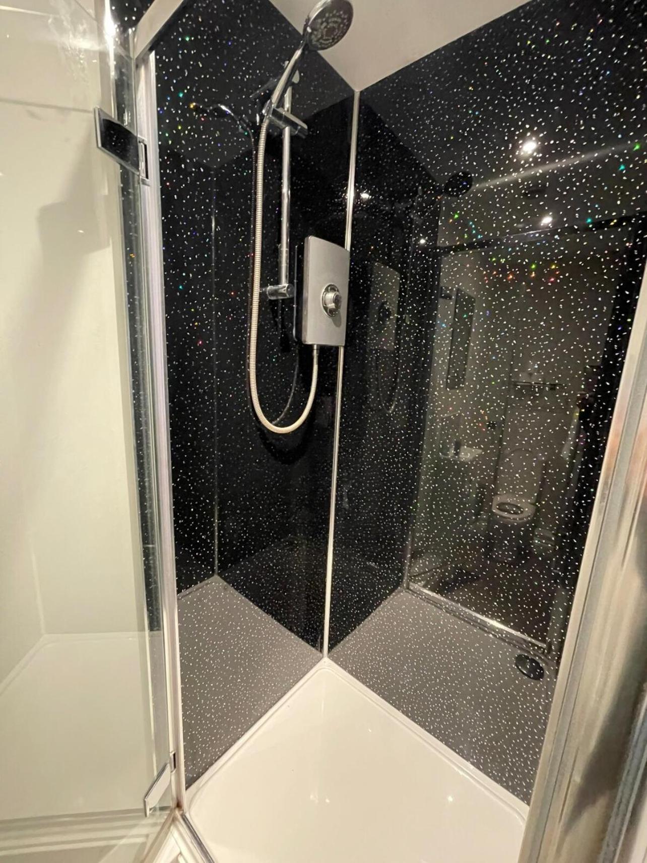 Cb1 Just Off Mill Rd, Close To Train Station - Homehost Apartment *
