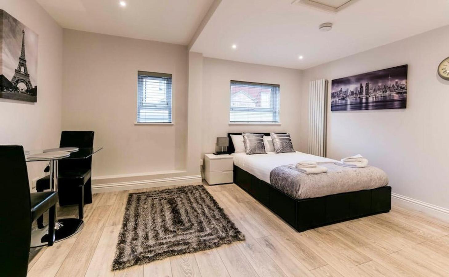 Cb1 Just Off Mill Rd, Close To Train Station - Homehost