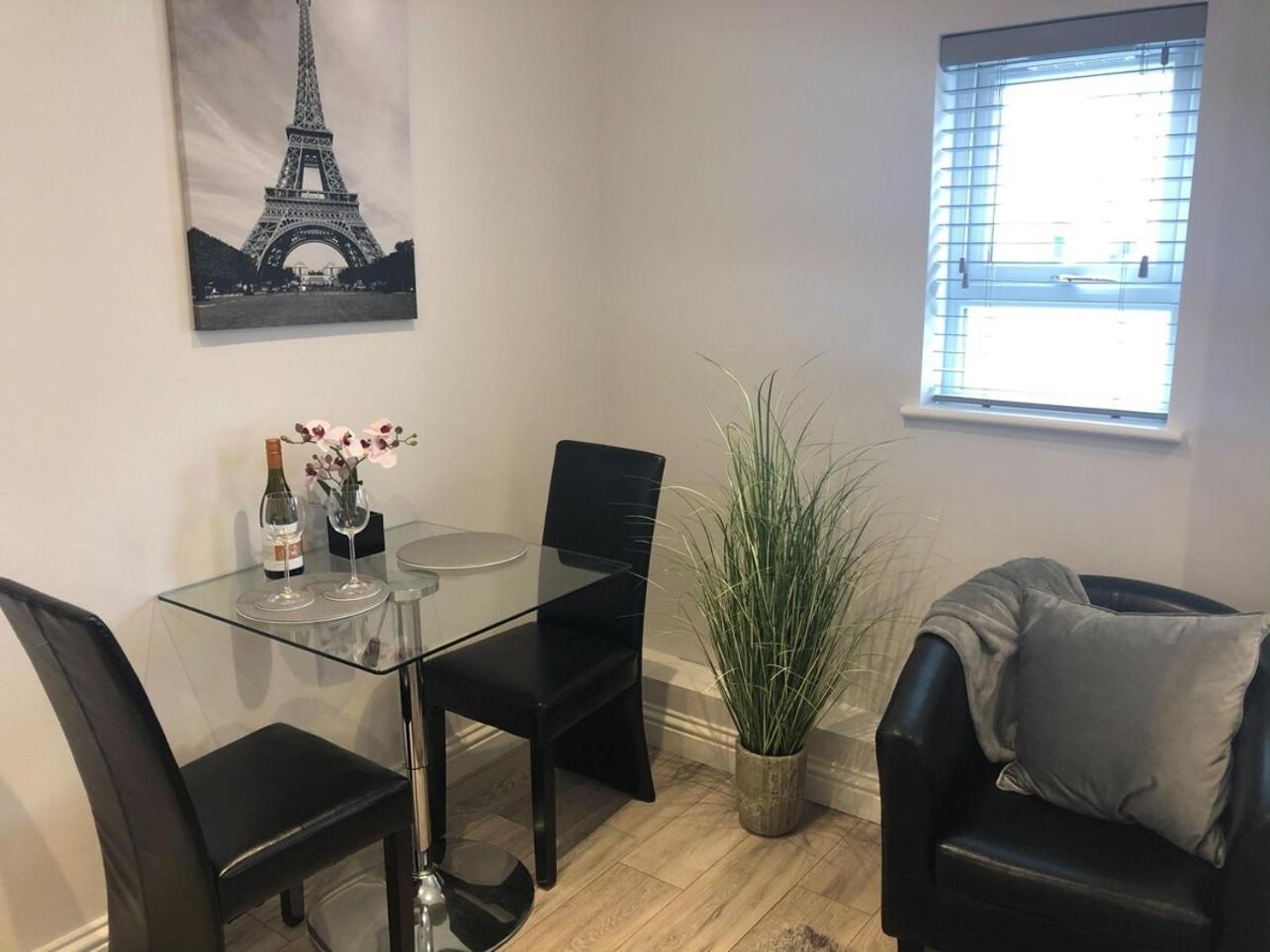 Apartment Cb1 Just Off Mill Rd, Close To Train Station - Homehost *